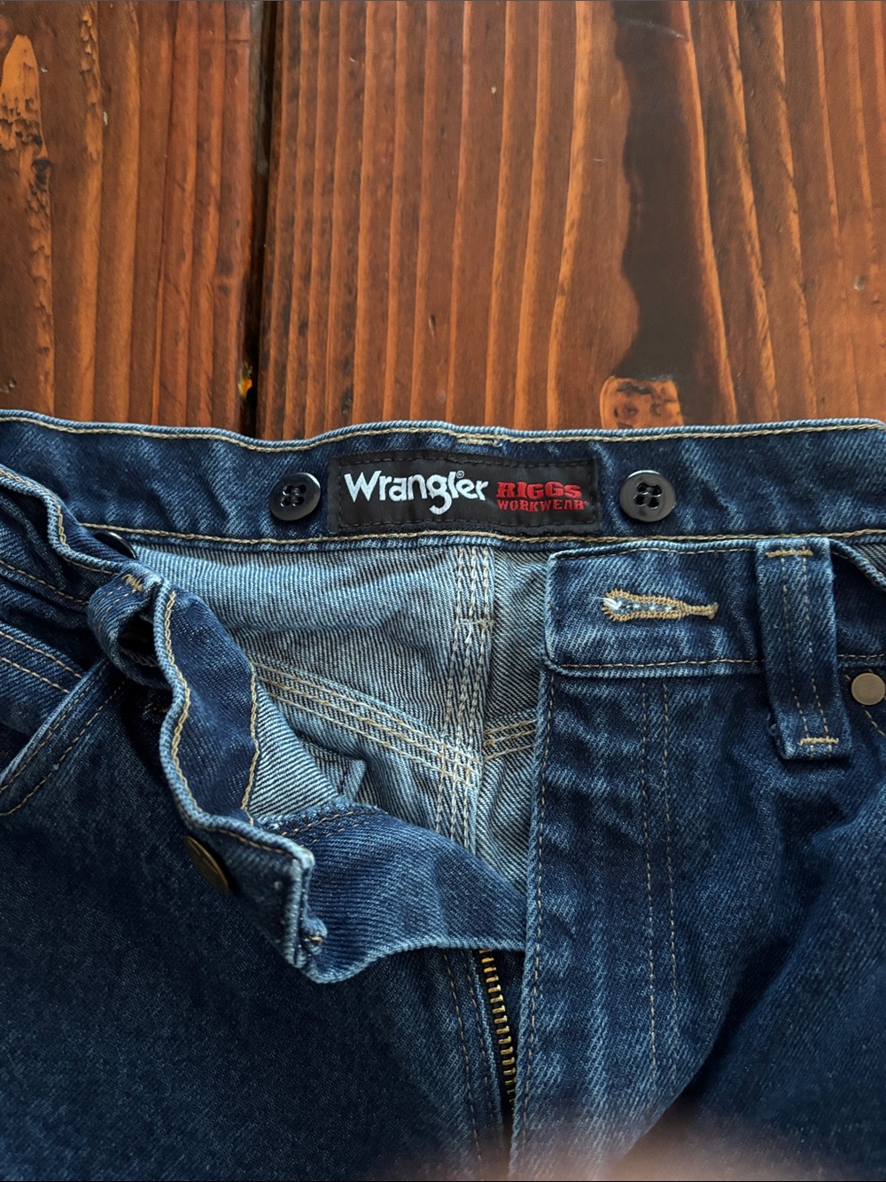 Wrangler Men's Indigo Blue Relaxed Jeans